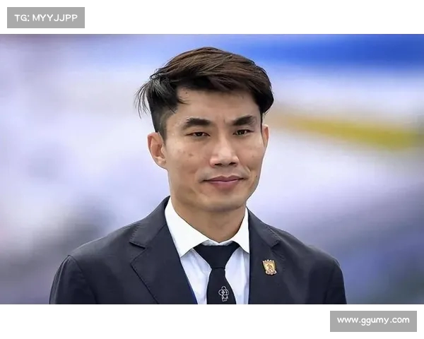 郑智:从绿茵场上的指挥官到足球文化的传承者,见证中国足球的变迁与未来 郑智:从绿茵场上的指挥官到足球文化的传承者,见证中国足球的变迁与未来